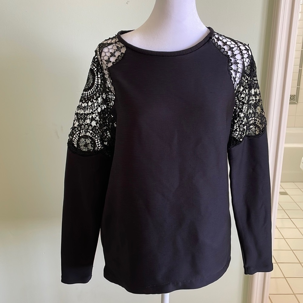 Generation Love Black Lace Shoulders Long Sleeve Ribbed Pullover Top Size Small